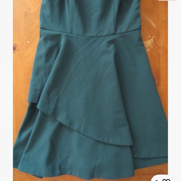 WINDSOR HUNTER GREEN RUFFLE Wrap Off The Shoulder DRESS XSMALL XS NEW A Line - Picture 3 of 6